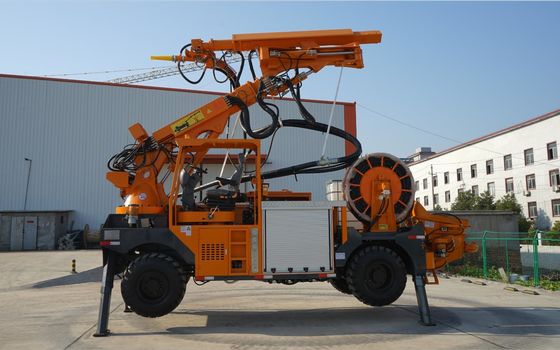 15T machten Shotcrete-Maschine eine 360 Grad-Rotations-Doppelleitungs-Hydrauliksystem nass